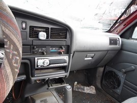 1991 TOYOTA PICK UP STD CAB DLX MAROON 2.4 AT 4WD Z21317